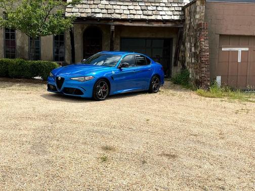 2022 Alfa Romeo Giulia Quadrifoglio