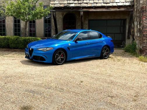 2022 Alfa Romeo Giulia Quadrifoglio