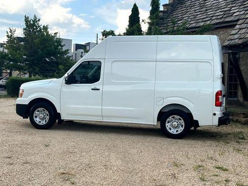 2015 Nissan NV Cargo NV2500 HD SV V8