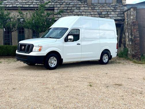 2015 Nissan NV Cargo NV2500 HD SV V8