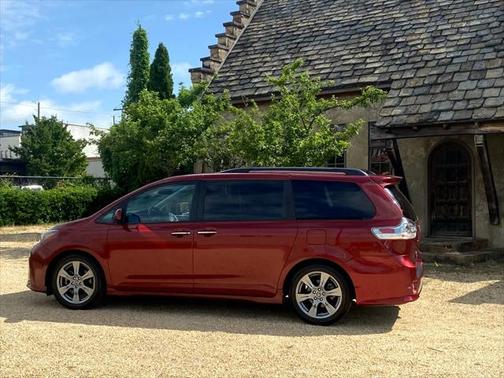 2018 Toyota Sienna SE