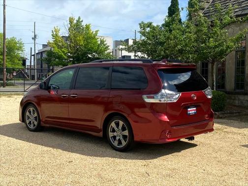 2018 Toyota Sienna SE
