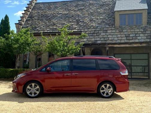 2018 Toyota Sienna SE