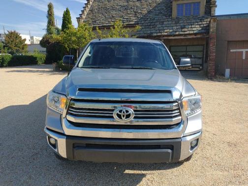 2016 Toyota Tundra SR5