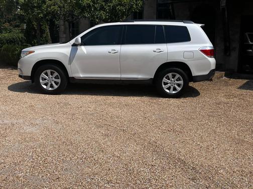 2013 Toyota Highlander Base