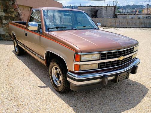Brown 1990 Chevrolet 1500