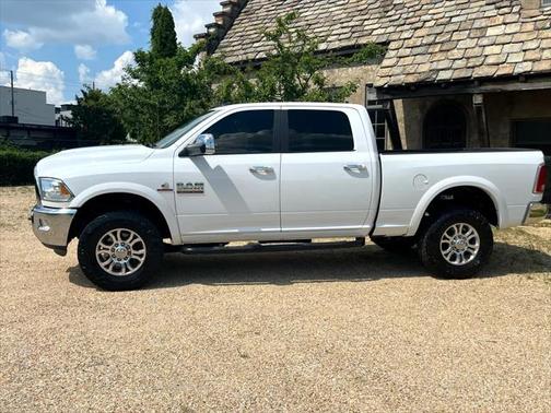 2017 RAM 2500 Laramie 4x4 Crew Cab 6'4'' Box