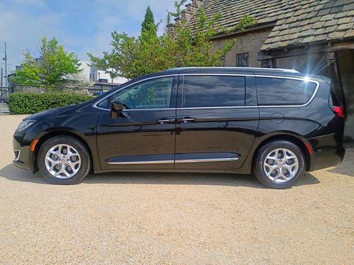 2020 Chrysler Pacifica Touring-L Plus