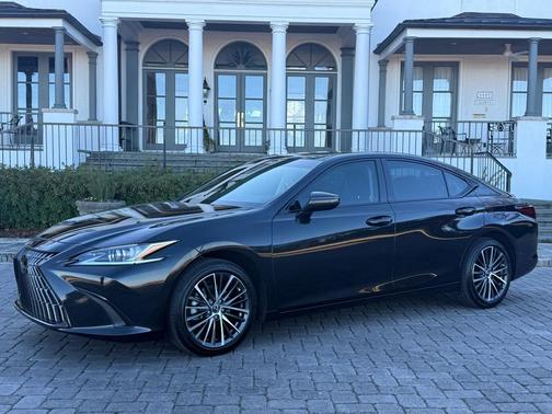 2023 Lexus ES 250 Base