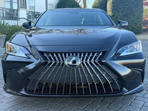 2023 Lexus ES 250 Base