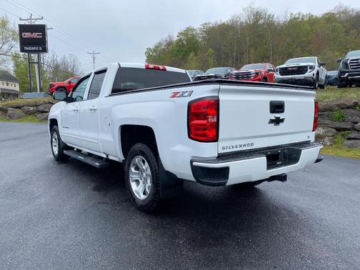 Summit White 2018 Chevrolet Silverado 1500 LT