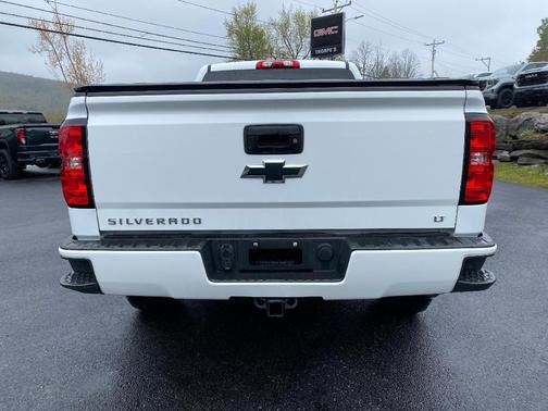 Summit White 2018 Chevrolet Silverado 1500 LT