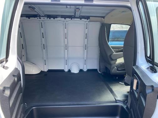 Summit White 2026 GMC Savana 3500 Work Van