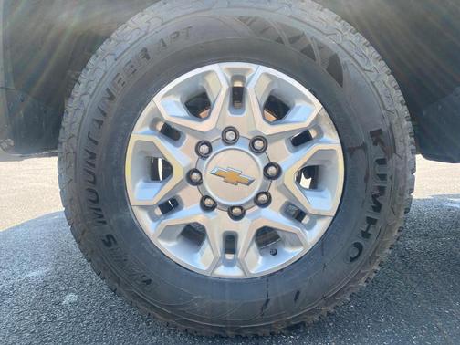Summit White 2022 Chevrolet Silverado 3500 LT