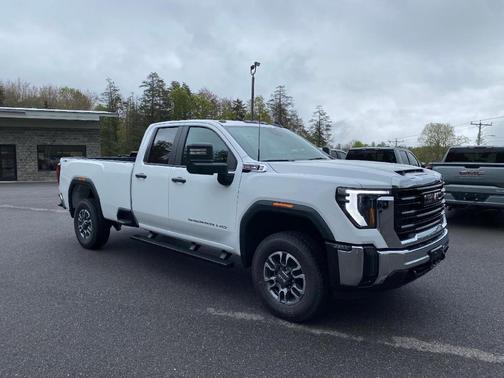 Summit White 2026 GMC Sierra 3500 Pro
