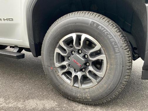 Summit White 2026 GMC Sierra 3500 Pro