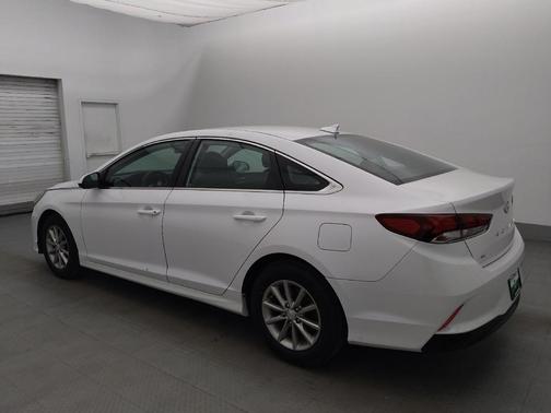 Quartz White Pearl 2018 Hyundai SONATA SE