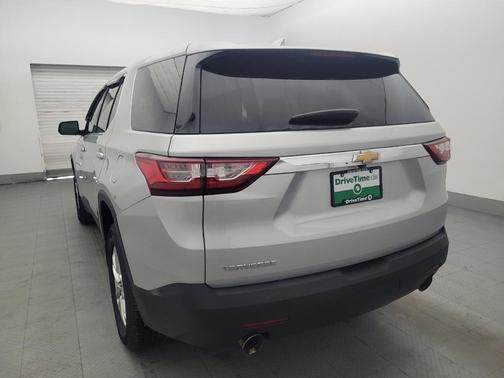 Silver Ice Metallic 2020 Chevrolet Traverse LS