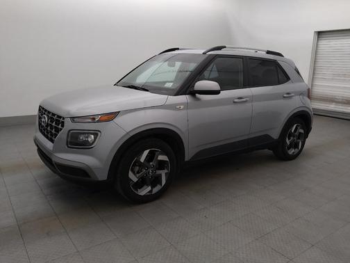 Stellar Silver 2021 Hyundai VENUE SEL