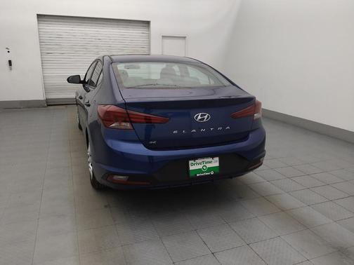 2019 Hyundai ELANTRA SE