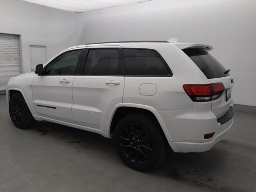 Bright White Clearcoat 2017 Jeep Grand Cherokee Altitude