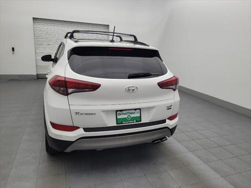 2017 Hyundai TUCSON Night