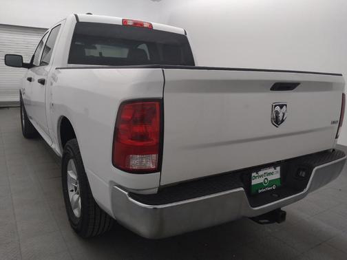 Bright White Clearcoat 2022 RAM 1500 Classic SLT