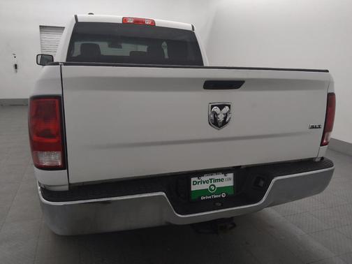 Bright White Clearcoat 2022 RAM 1500 Classic SLT