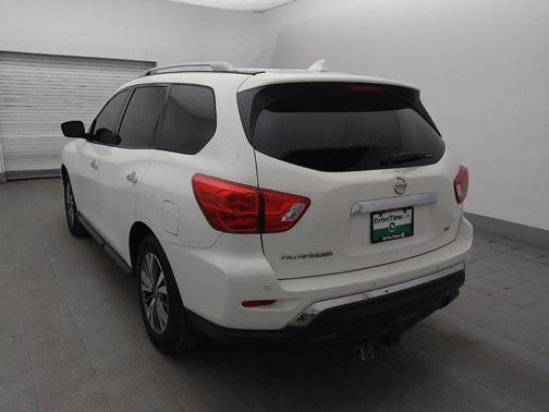 2020 Nissan Pathfinder SV