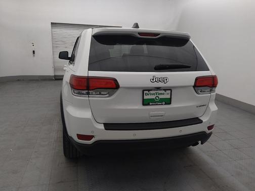 Bright White Clearcoat 2022 Jeep Grand Cherokee Laredo