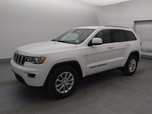 Bright White Clearcoat 2022 Jeep Grand Cherokee Laredo