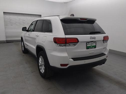 Bright White Clearcoat 2022 Jeep Grand Cherokee Laredo