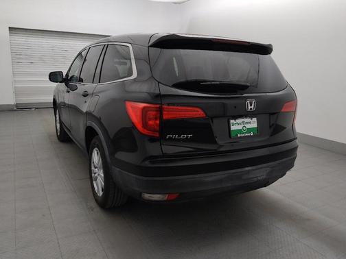 Crystal Black Pearl 2018 Honda Pilot LX