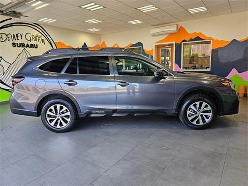 2022 Subaru Outback Premium