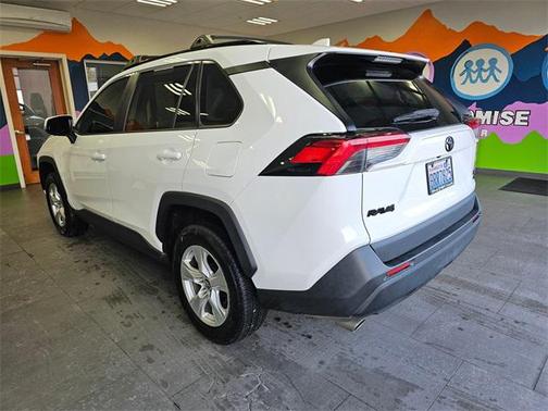 2020 Toyota RAV4 XLE