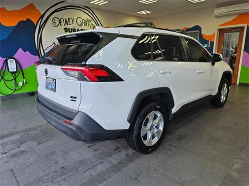 2020 Toyota RAV4 XLE