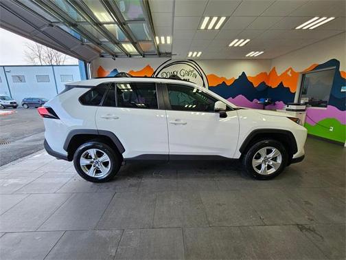 2020 Toyota RAV4 XLE