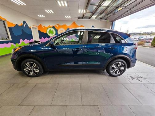 2022 Kia Niro LXS