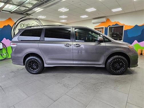 2017 Toyota Sienna SE