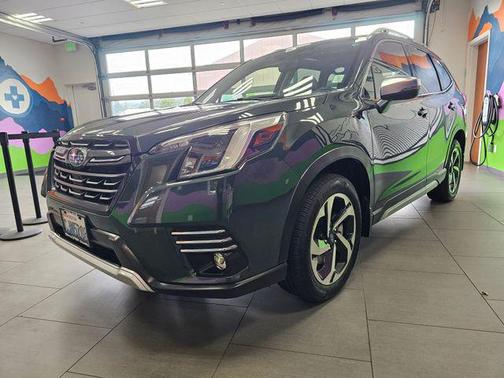Cascade Green Silica 2023 Subaru Forester Touring