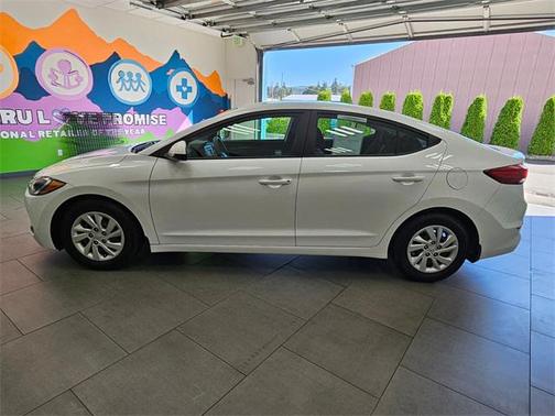 2018 Hyundai ELANTRA SE