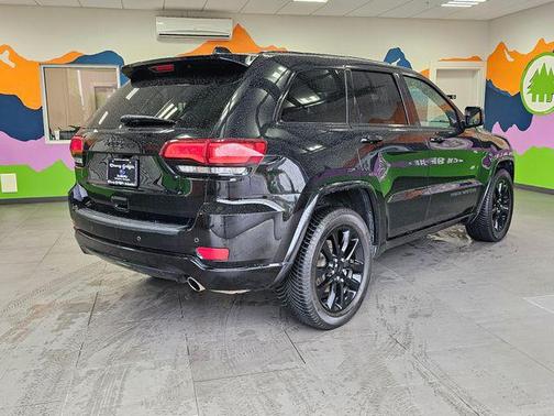 2021 Jeep Grand Cherokee Laredo