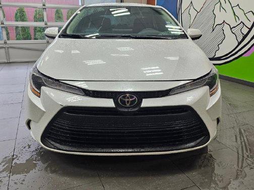 Pearl 2023 Toyota Corolla LE