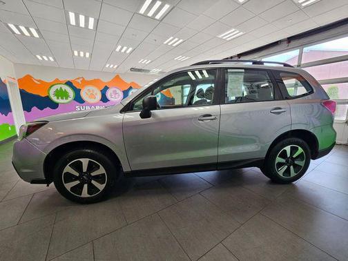 Ice Silver Metallic 2018 Subaru Forester 2.5i