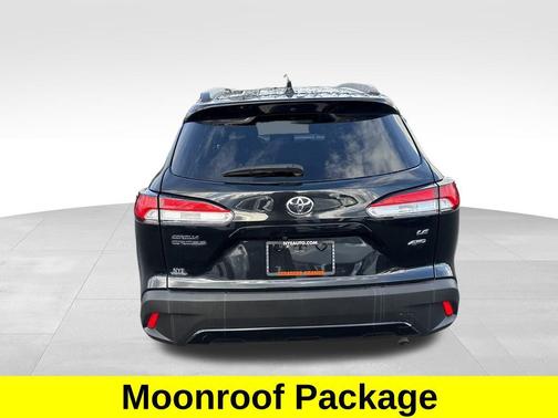 2024 Toyota Corolla Cross LE