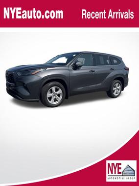 2022 Toyota Highlander LE
