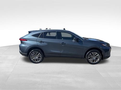 2022 Toyota Venza XLE