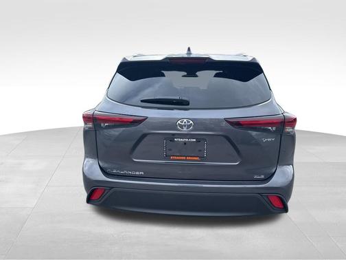 2025 Toyota Highlander Hybrid XLE