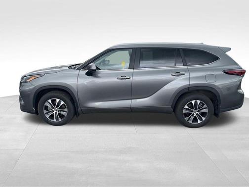 Heavy Metal 2026 Toyota Highlander XLE