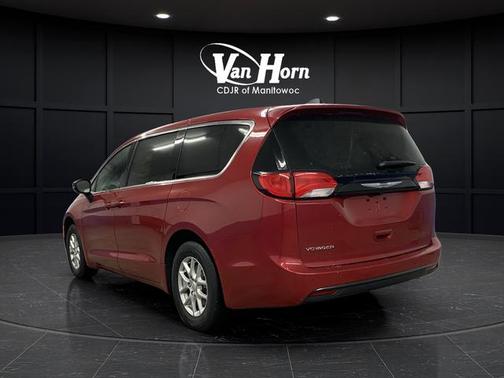 2026 Chrysler Voyager LX